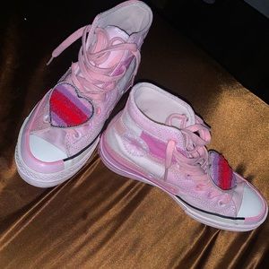 Millie Bobby brown x converse